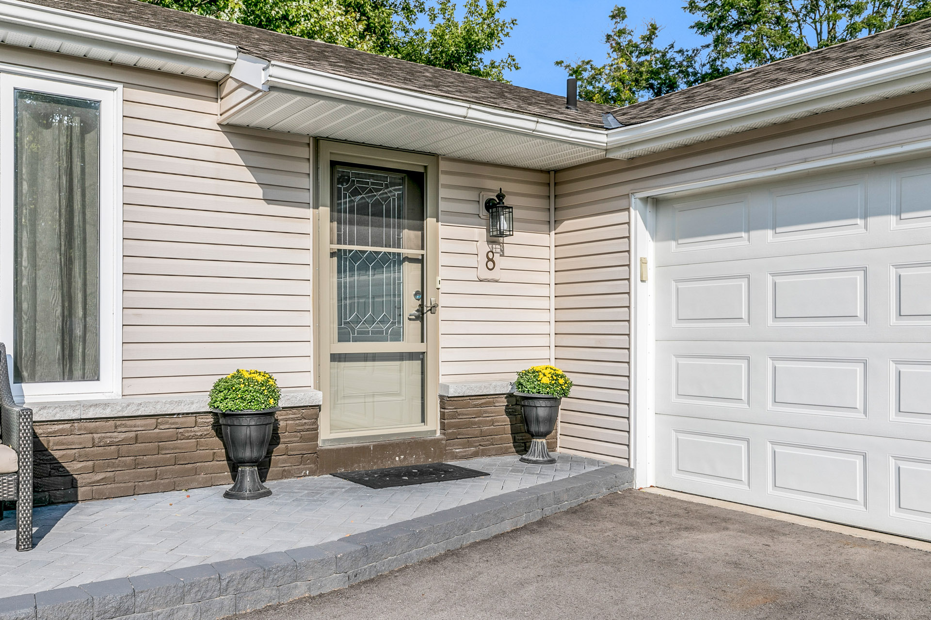 Holland Landing, Ontario Sold 789,000 (Offer) — Royal LePage RCR