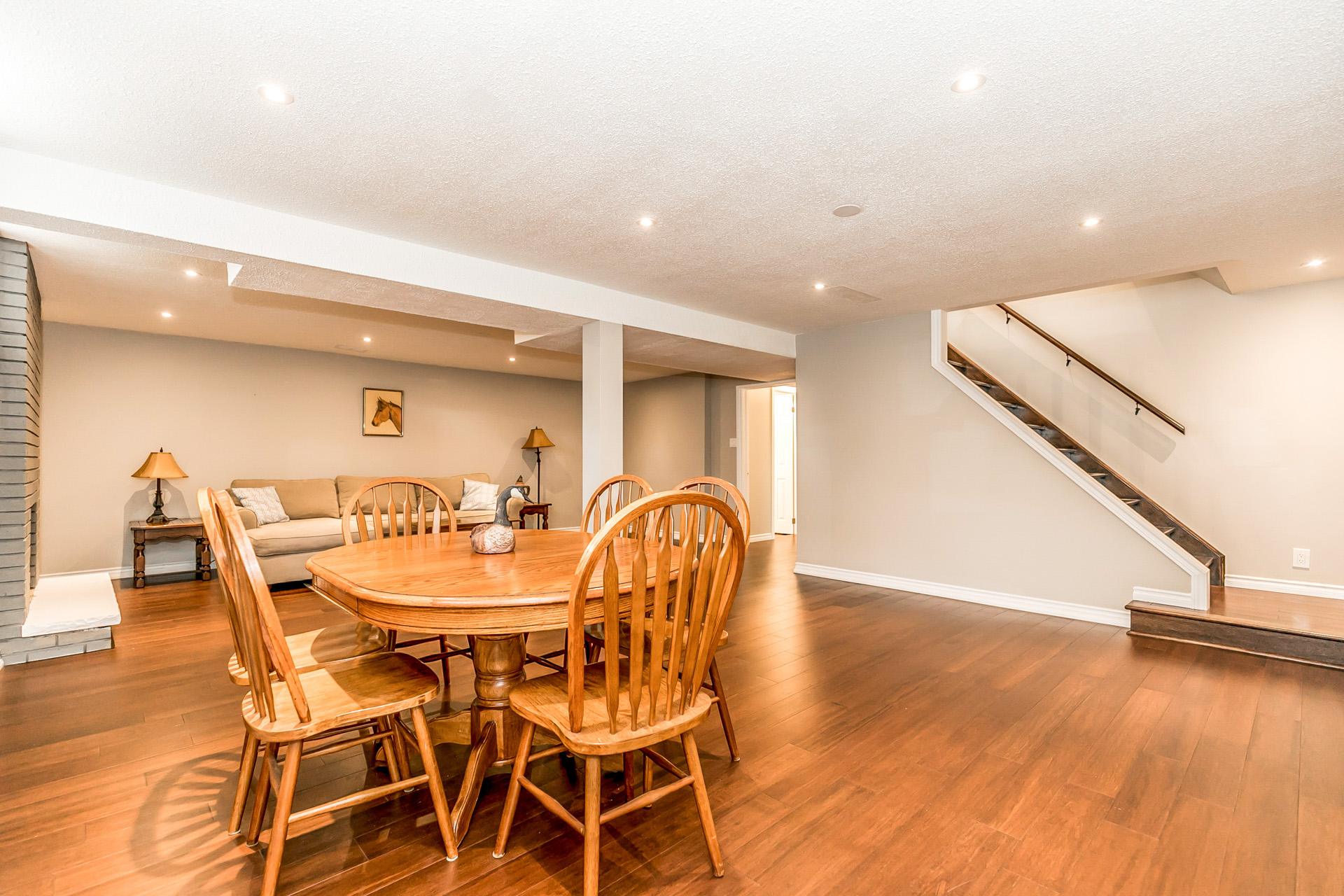 Holland Landing, Ontario Sold 789,000 (Offer) — Royal LePage RCR