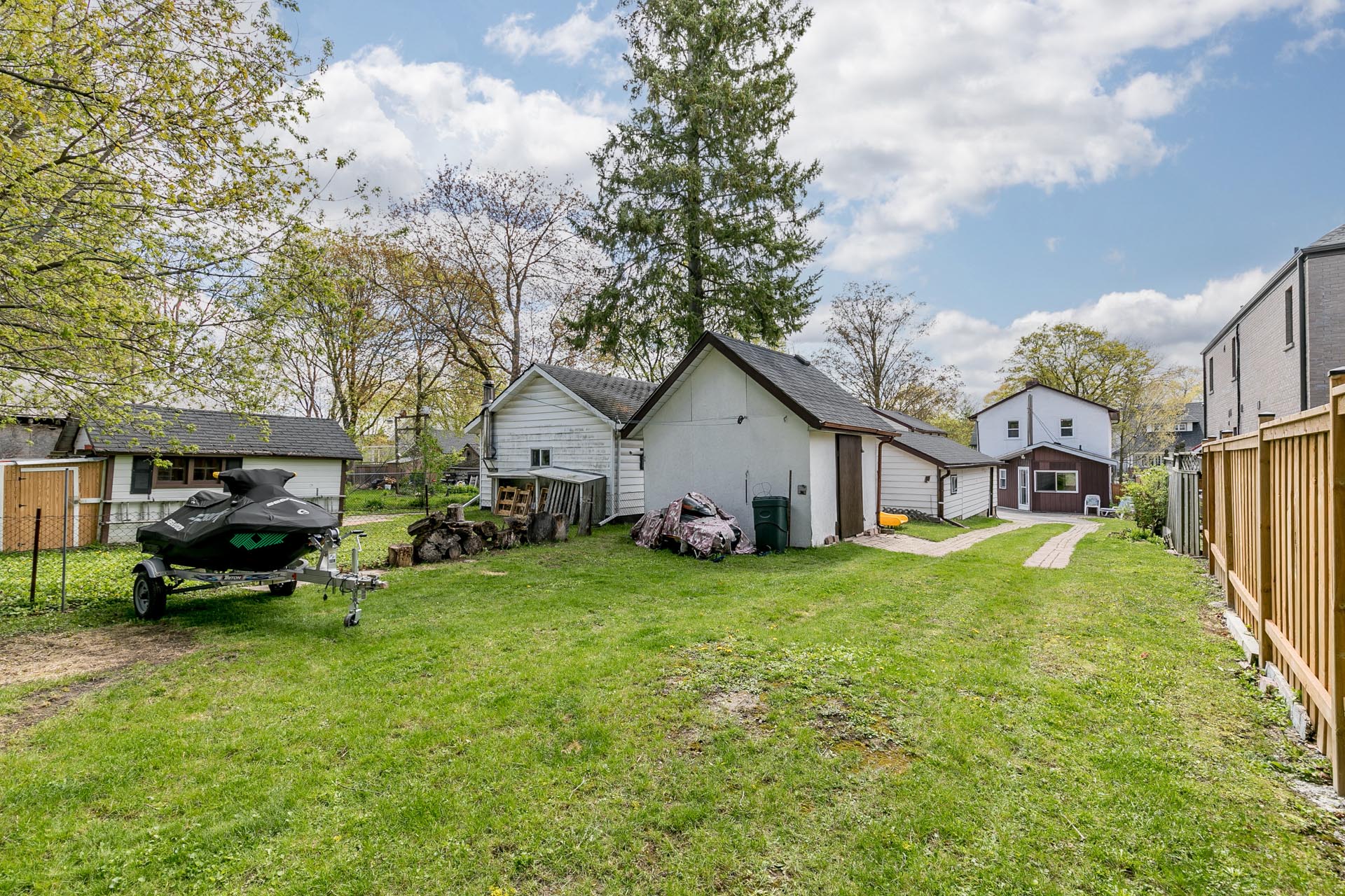 391 Queen Street, Newmarket, Ontario For Sale 799,000 — The Sugar