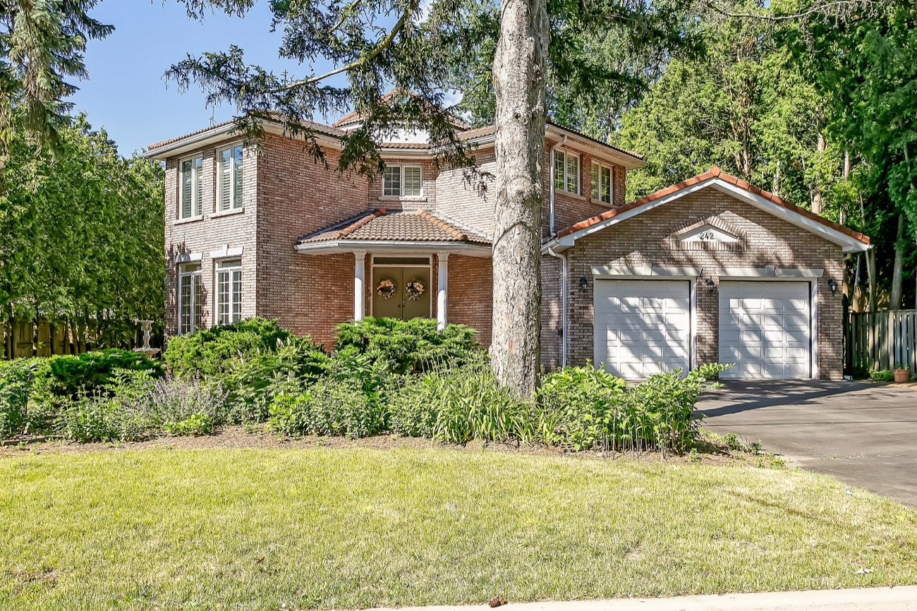 242 Belvenia Road, Burlington, Ontario For Sale 2,450,000 — Michael