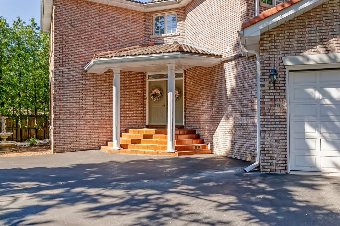 242 Belvenia Road, Burlington, Ontario For Sale 2,450,000 — Michael